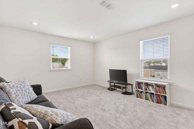 260 Chestnut Oak Lane, Lillington, NC 27546