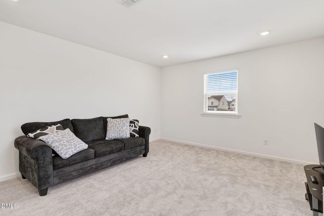 260 Chestnut Oak Lane, Lillington, NC 27546