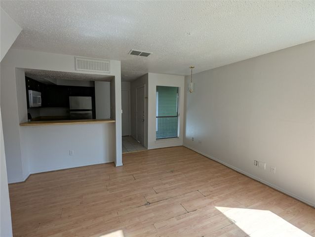 9833 Walnut Street Q201, Dallas, TX 75243
