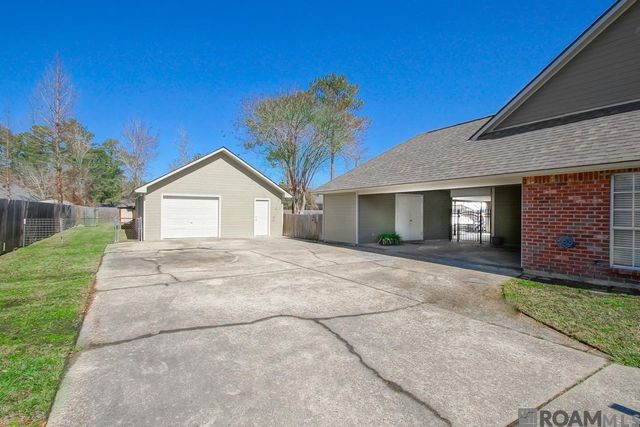 8211 Cecil Dr, Denham Springs, LA 70706