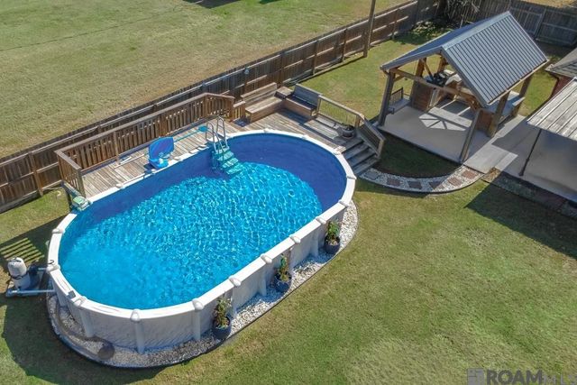 8211 Cecil Dr, Denham Springs, LA 70706