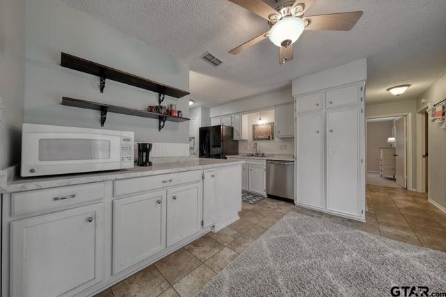 531 Dogwood Ln, Hideaway, TX 75771
