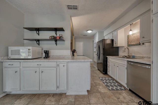 531 Dogwood Ln, Hideaway, TX 75771