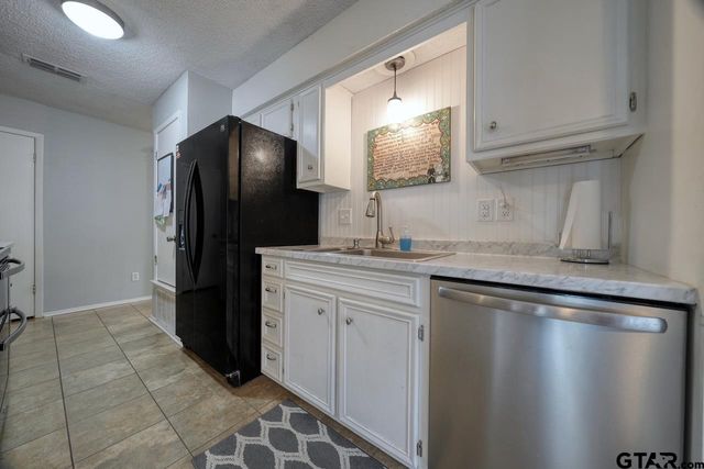 531 Dogwood Ln, Hideaway, TX 75771