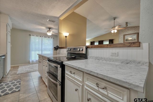 531 Dogwood Ln, Hideaway, TX 75771