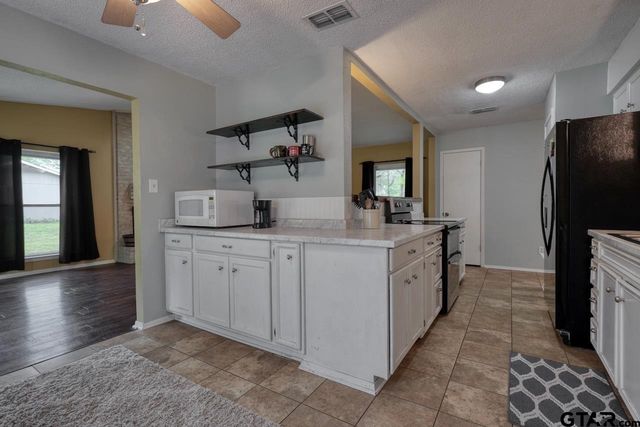 531 Dogwood Ln, Hideaway, TX 75771