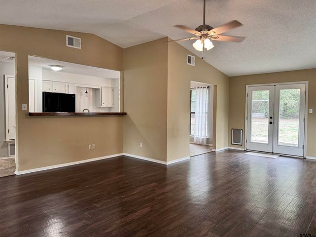 531 Dogwood Ln, Hideaway, TX 75771