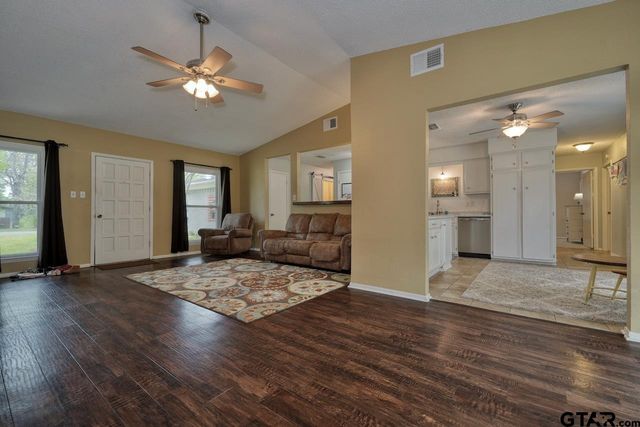 531 Dogwood Ln, Hideaway, TX 75771