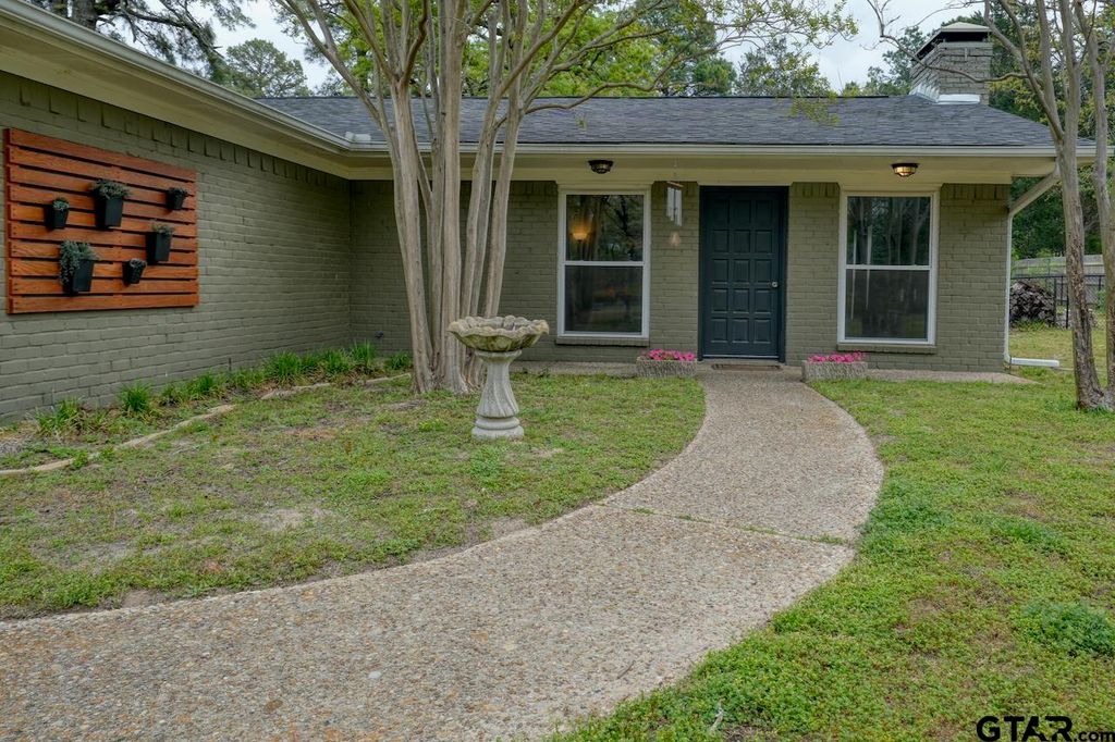 531 Dogwood Ln, Hideaway, TX 75771