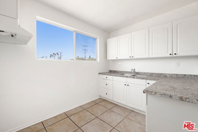 2946 S Western Avenue, Los Angeles, CA 90018