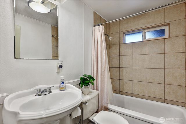 3906 S Morgan Street, Seattle, WA 98118