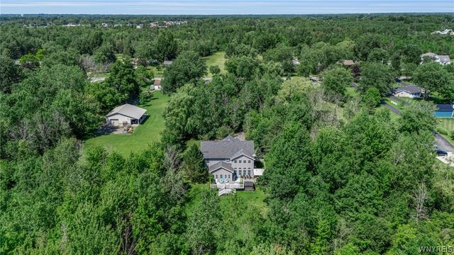75 Brunck Road, Lancaster, NY 14086