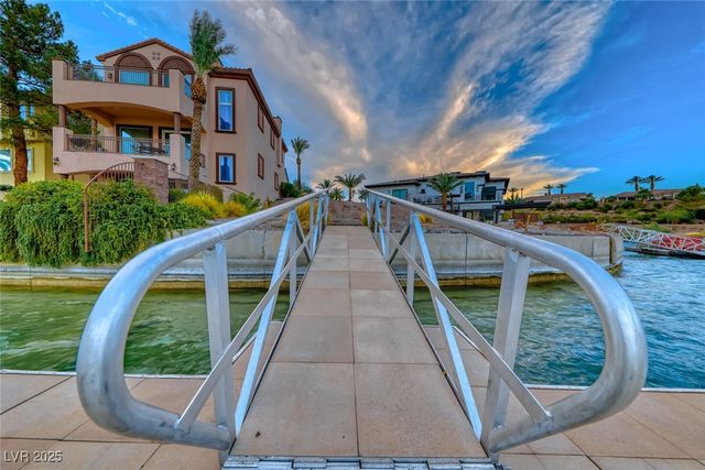 17 Via Del Garda, Henderson, NV 89011