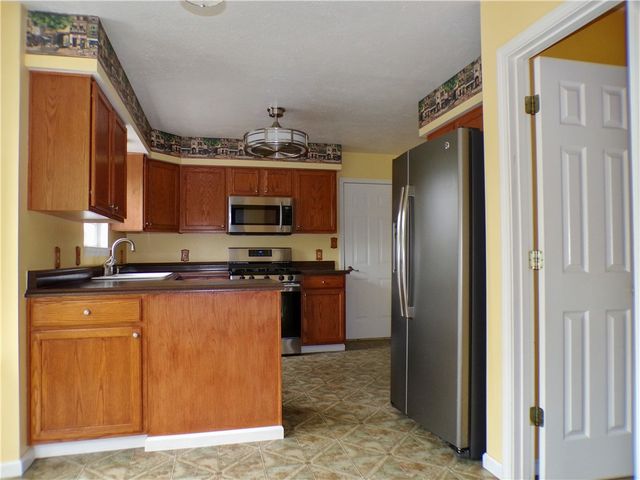 6767 Mars Crider Rd, Seven Fields Boro, PA 16046