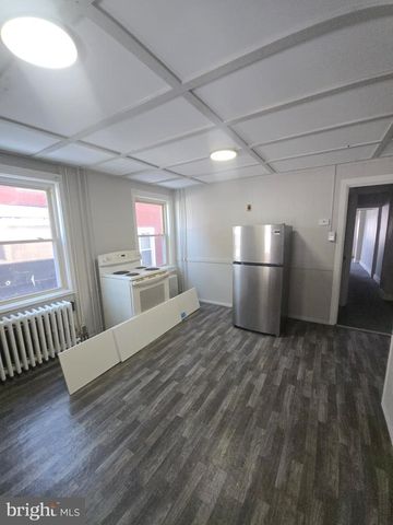 758 W WALNUT ST, Pottsville, PA 17901