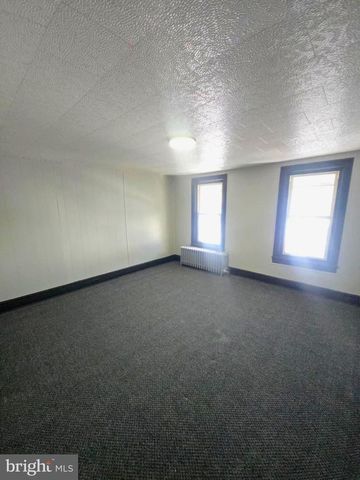 758 W WALNUT ST, Pottsville, PA 17901