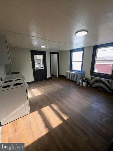 758 W WALNUT ST, Pottsville, PA 17901