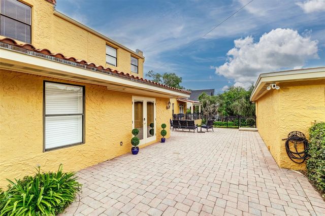 327 MIRAMAR ROAD, Lakeland, FL 33803