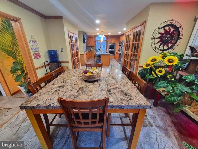 8908 SPRINGVIEW RD, Philadelphia, PA 19111