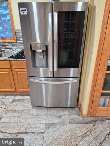 8908 SPRINGVIEW RD, Philadelphia, PA 19111