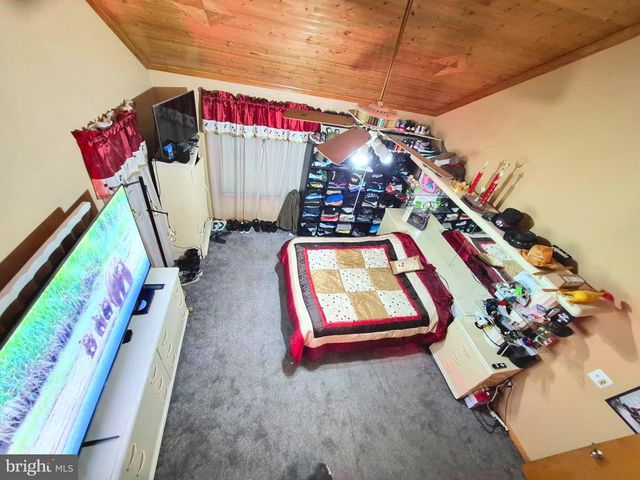 8908 SPRINGVIEW RD, Philadelphia, PA 19111