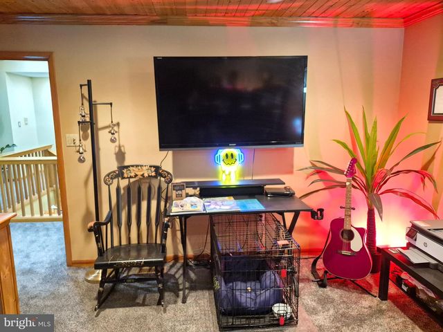 8908 SPRINGVIEW RD, Philadelphia, PA 19111