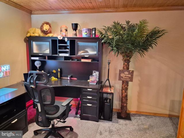 8908 SPRINGVIEW RD, Philadelphia, PA 19111