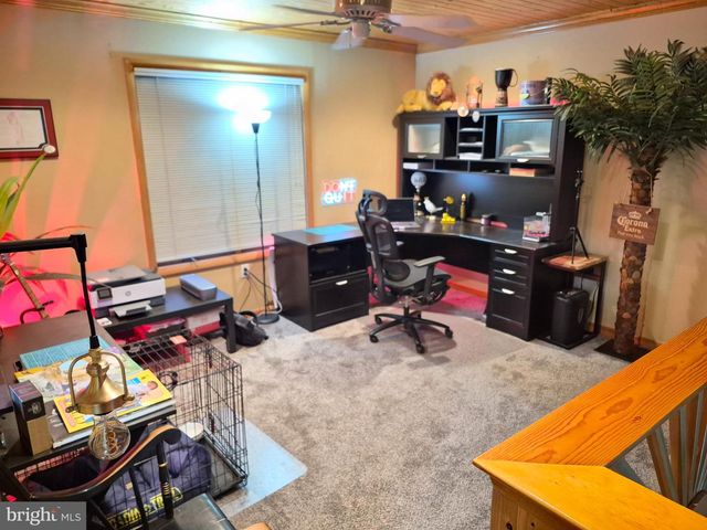 8908 SPRINGVIEW RD, Philadelphia, PA 19111