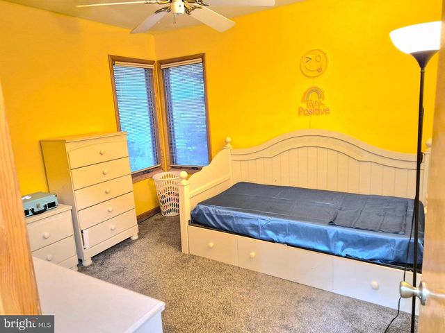 8908 SPRINGVIEW RD, Philadelphia, PA 19111