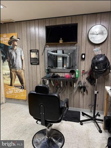 8908 SPRINGVIEW RD, Philadelphia, PA 19111