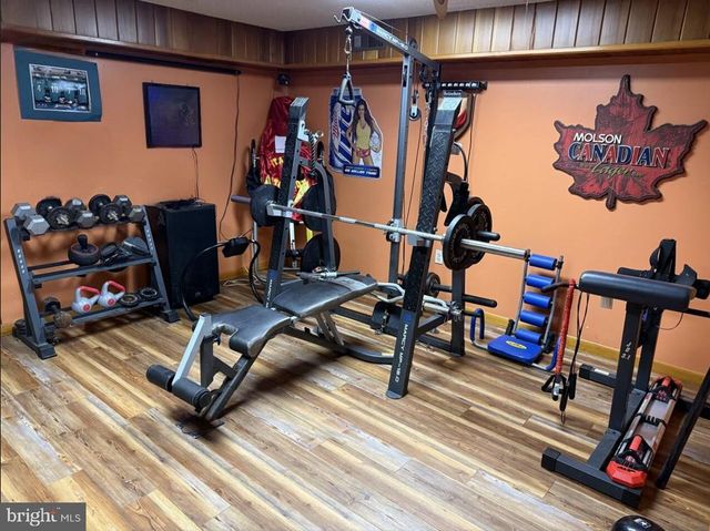 8908 SPRINGVIEW RD, Philadelphia, PA 19111