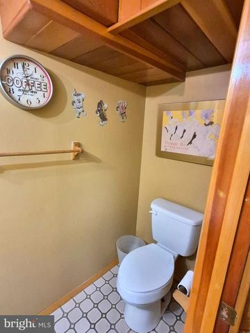 8908 SPRINGVIEW RD, Philadelphia, PA 19111