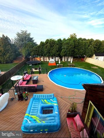 8908 SPRINGVIEW RD, Philadelphia, PA 19111