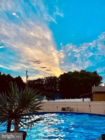 8908 SPRINGVIEW RD, Philadelphia, PA 19111