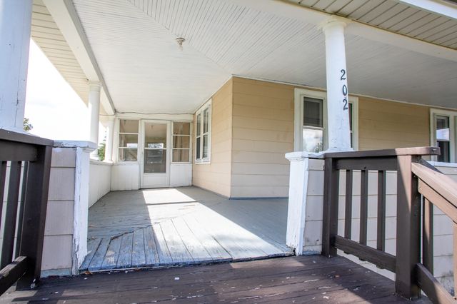202 Pierce St, Leominster, MA 01453