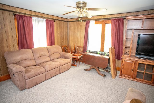 202 Pierce St, Leominster, MA 01453