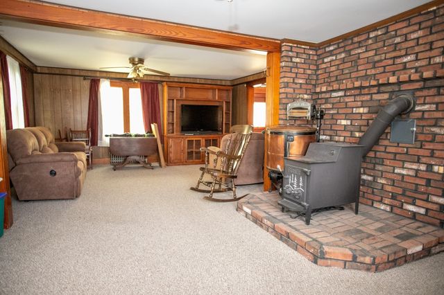 202 Pierce St, Leominster, MA 01453