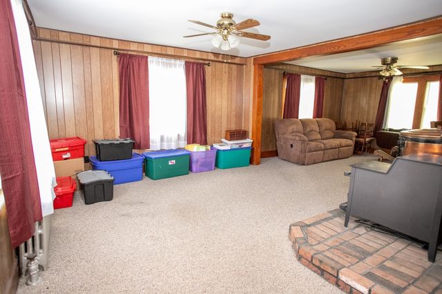202 Pierce St, Leominster, MA 01453