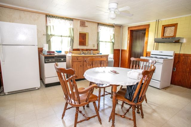 202 Pierce St, Leominster, MA 01453