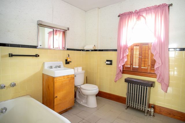 202 Pierce St, Leominster, MA 01453