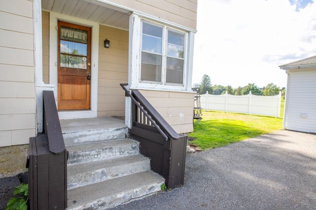 202 Pierce St, Leominster, MA 01453