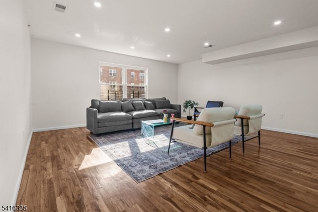 87 Chadwick Ave, Newark City, NJ 07108