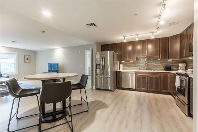 205 Lakeshore Drive 417, Canandaigua City, NY 14424