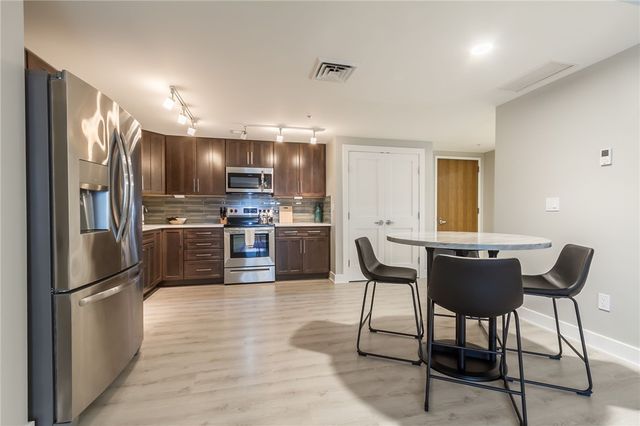 205 Lakeshore Drive 417, Canandaigua City, NY 14424