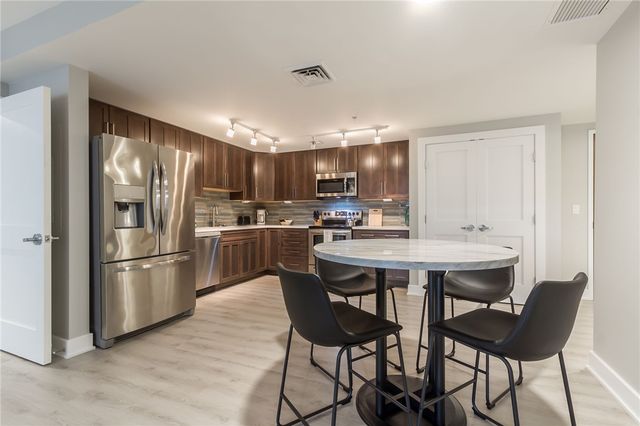 205 Lakeshore Drive 417, Canandaigua City, NY 14424