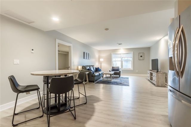 205 Lakeshore Drive 417, Canandaigua City, NY 14424