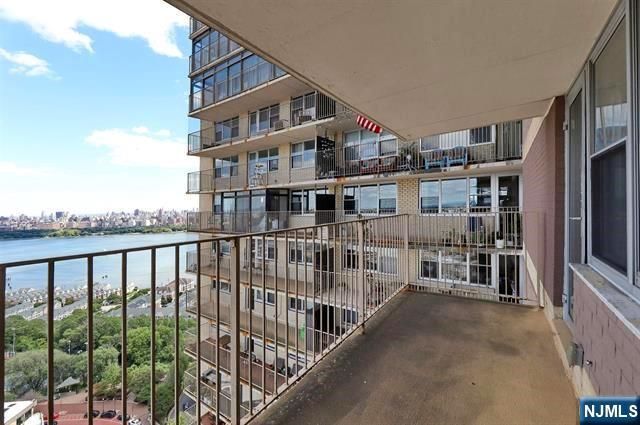 6040 Boulevard East 29N, West New York, NJ 07093