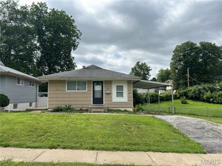 7816 Dartmoor Drive, St Louis, MO 63121