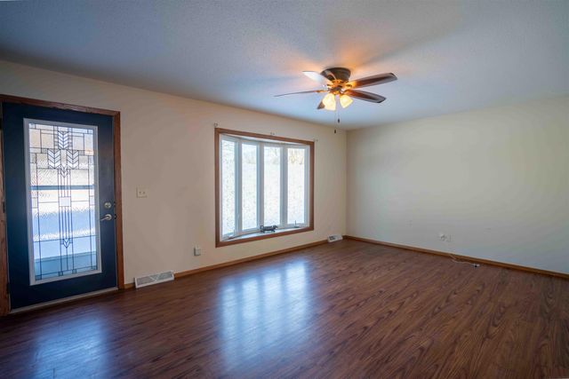 825 Belle Street, Waterloo, IA 50702