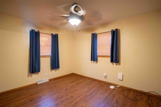 825 Belle Street, Waterloo, IA 50702